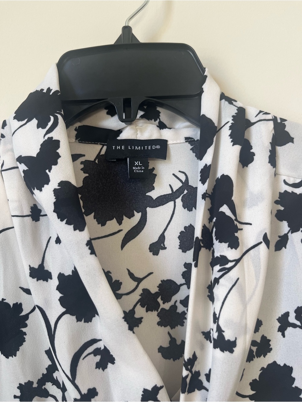 The Limited Black and White Floral Tie-Neck Blouse - Picture 5 of 6